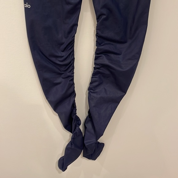 Alo Yoga Idol Legging - Picture 6 of 7
